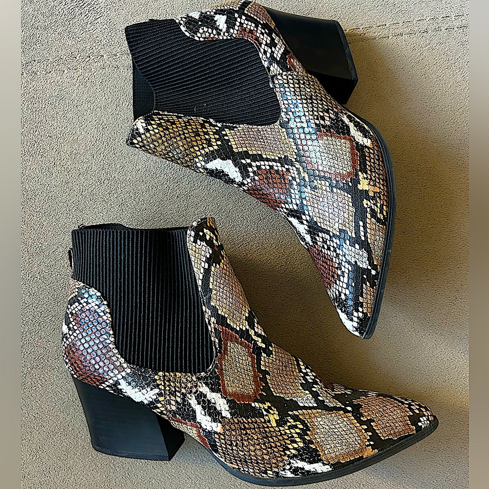 Qupid Snakeskin bootie
